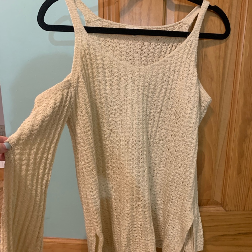 Light sweater for any seasons!!